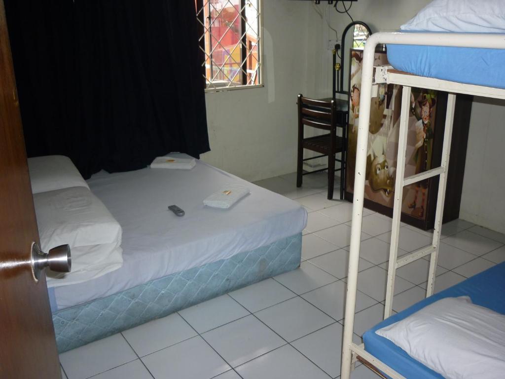 A&J Budget Hotel Кота Кинабалу Екстериор снимка