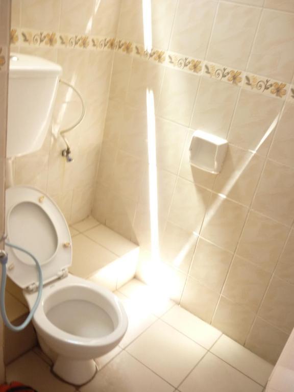 A&J Budget Hotel Кота Кинабалу Екстериор снимка