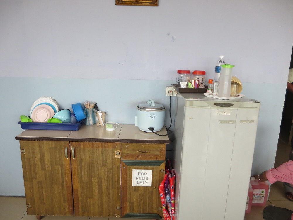 A&J Budget Hotel Кота Кинабалу Екстериор снимка