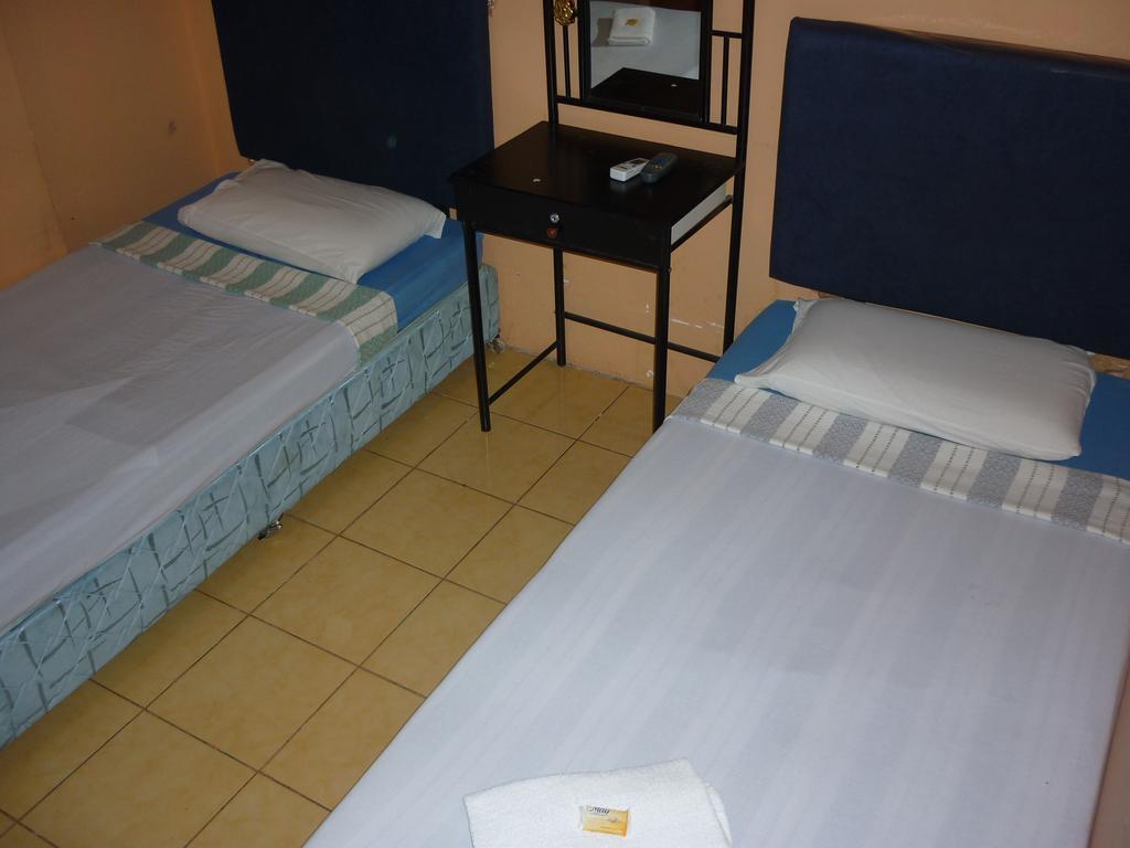 A&J Budget Hotel Кота Кинабалу Екстериор снимка